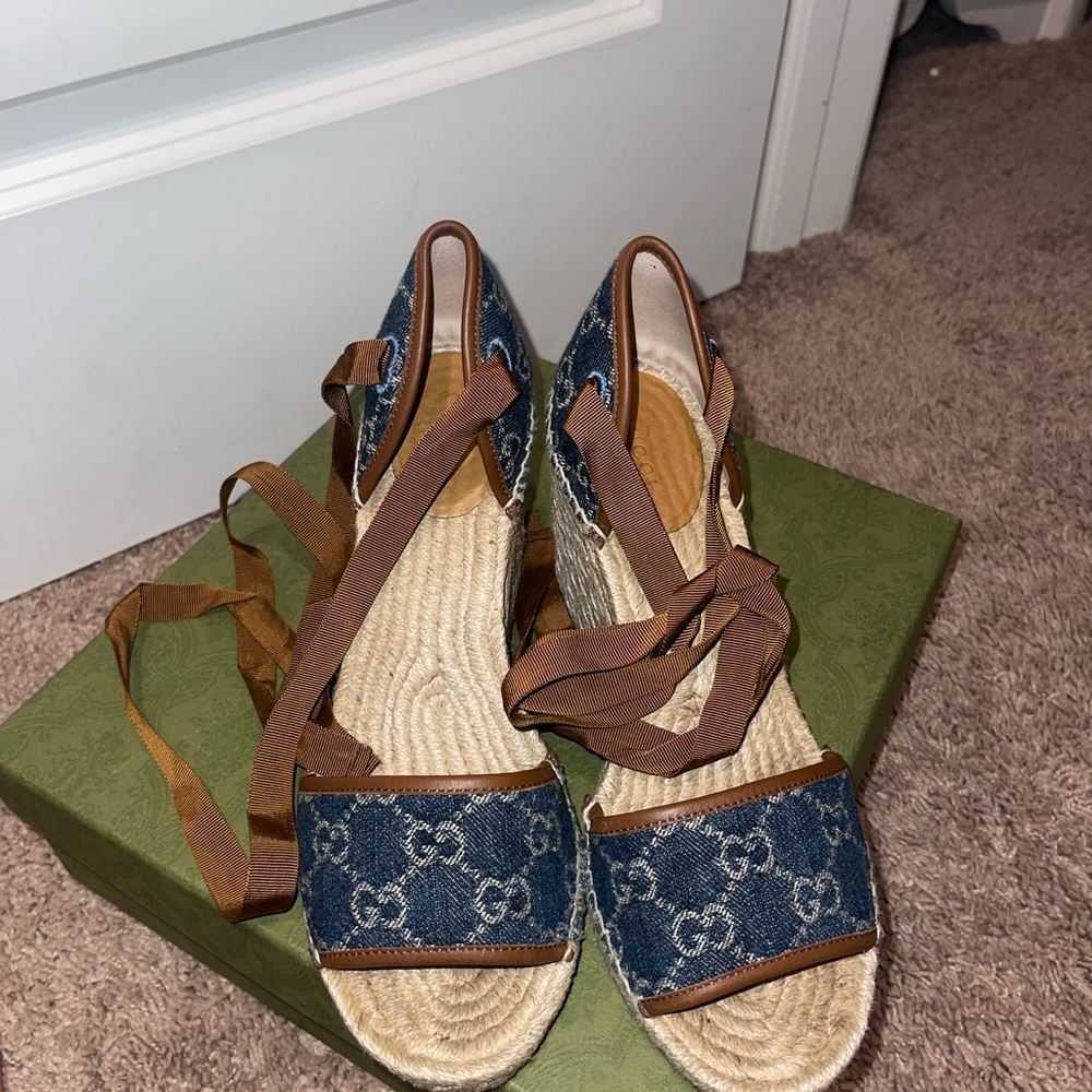 Blue Jean Gucci wedgies in very good condition barely worn a size 9